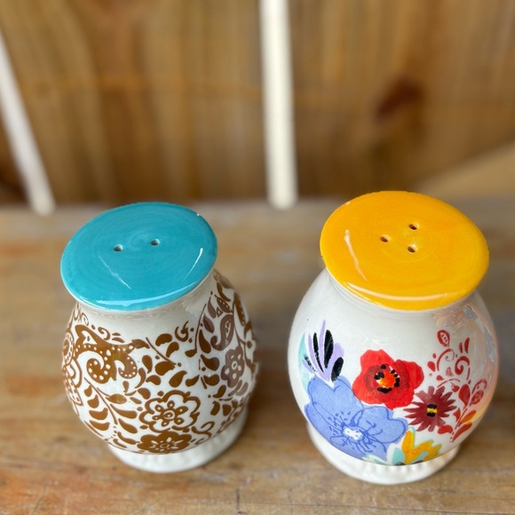 Pioneer Woman Flea Market Pattern Floral Salt & Pepper Shakers & Coasters - Picture 4 of 4